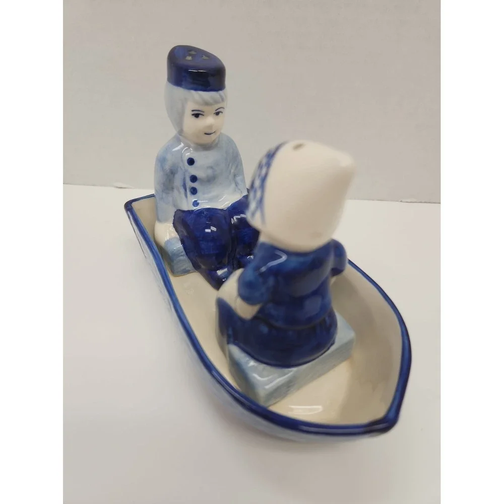 Vtg Delft Blue Dutch Handpainted Girl & Boy in 6